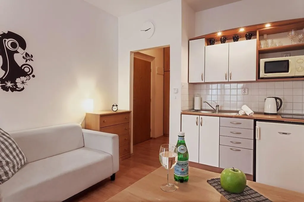 Downtown Apartments Kozatska Praag 0*,  Tsjechië