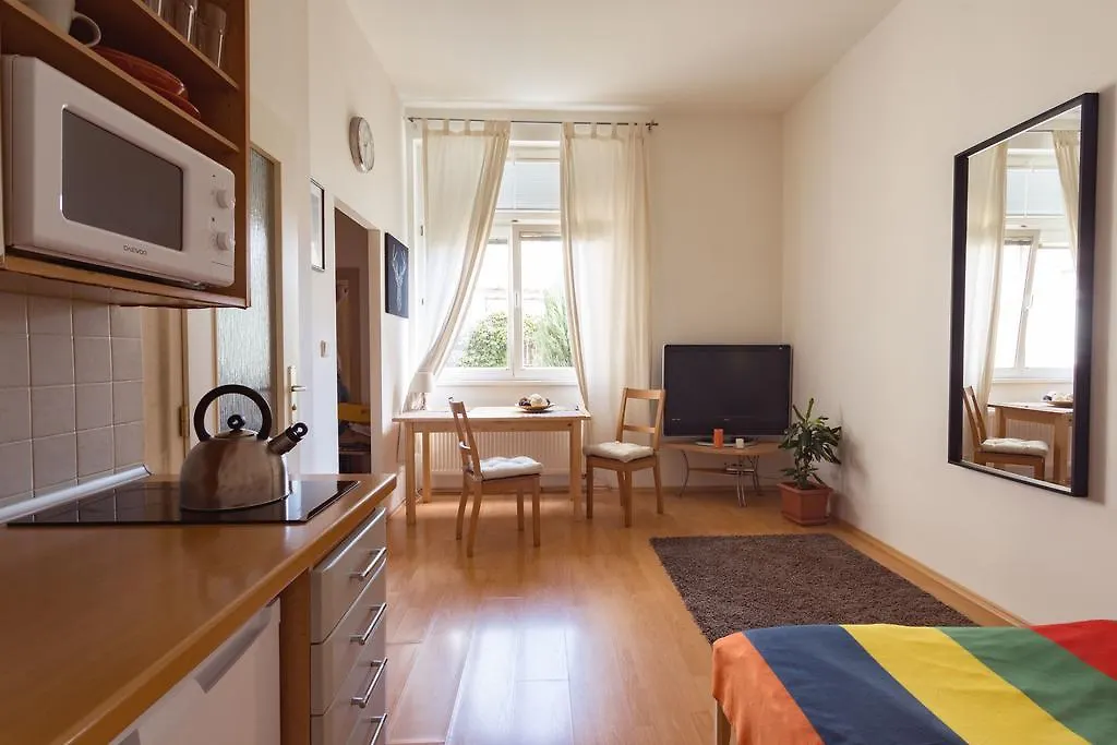 Downtown Apartments Kozatska Prag